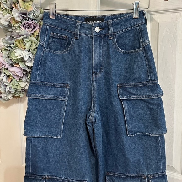 NWT Fashion Nova Stars Aligned Cargo Utility Jeans/Medium Blue Wash - Picture 3 of 13